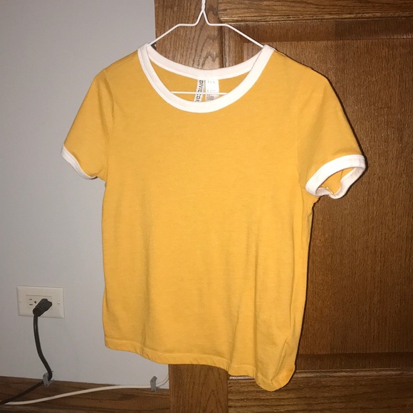 Tilly's Tops - Tillys yellow short sleeve